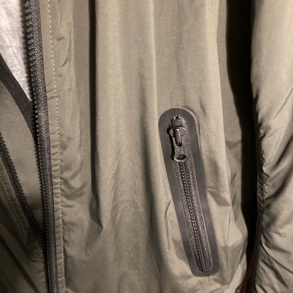 American Eagle Bomber Jacket. 😍 - Picture 3 of 6